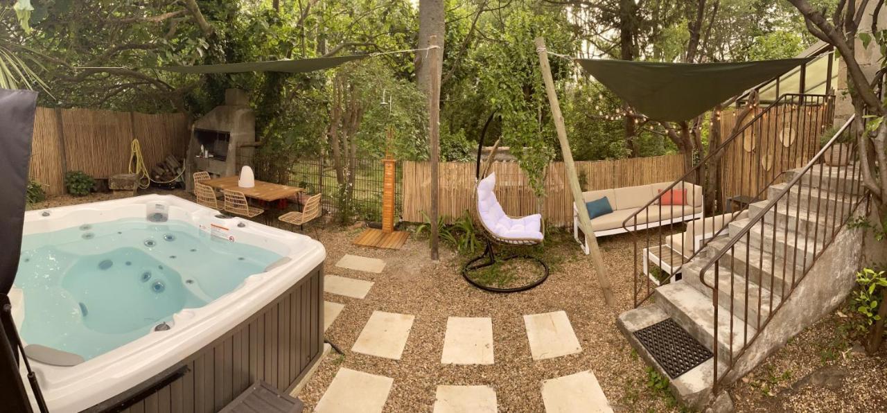 Maison Dans Les Arbres, Spa, Tennis, Parking ニーム エクステリア 写真