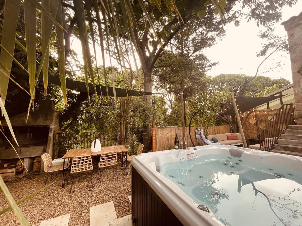 Maison Dans Les Arbres, Spa, Tennis, Parking ニーム エクステリア 写真